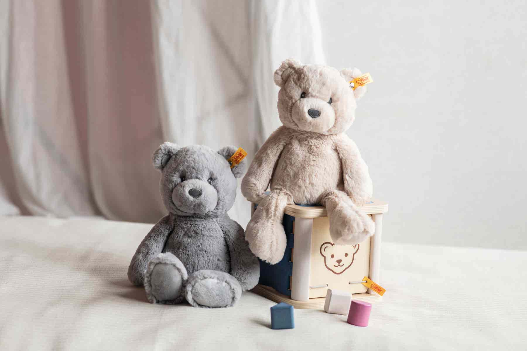 Soft Cuddly Friends Bearzy Teddybär Hellgrau