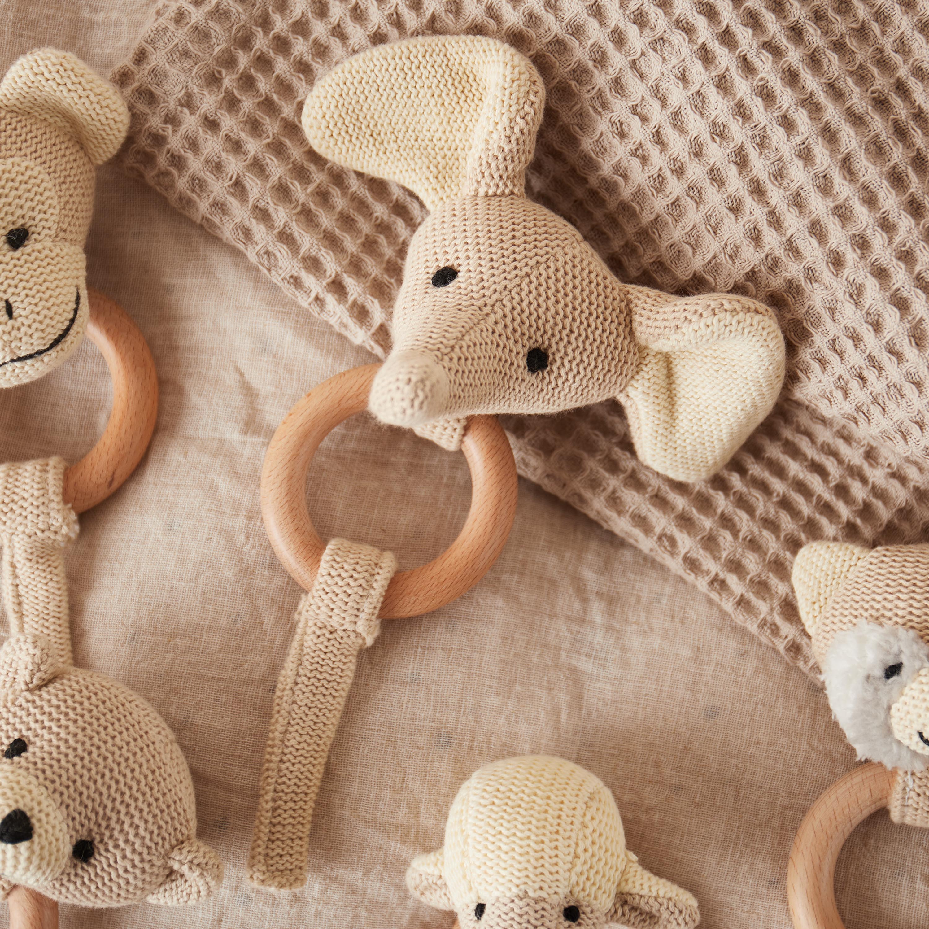 Greifling Elefant mit Rassel